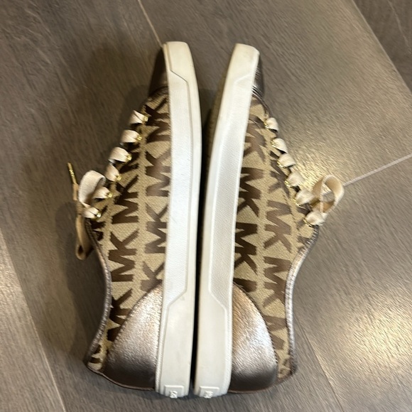 Michael Kors City Sneaker Shoe Monogram MK Lace up Gold Sneakers Women size 8 - Picture 15 of 16